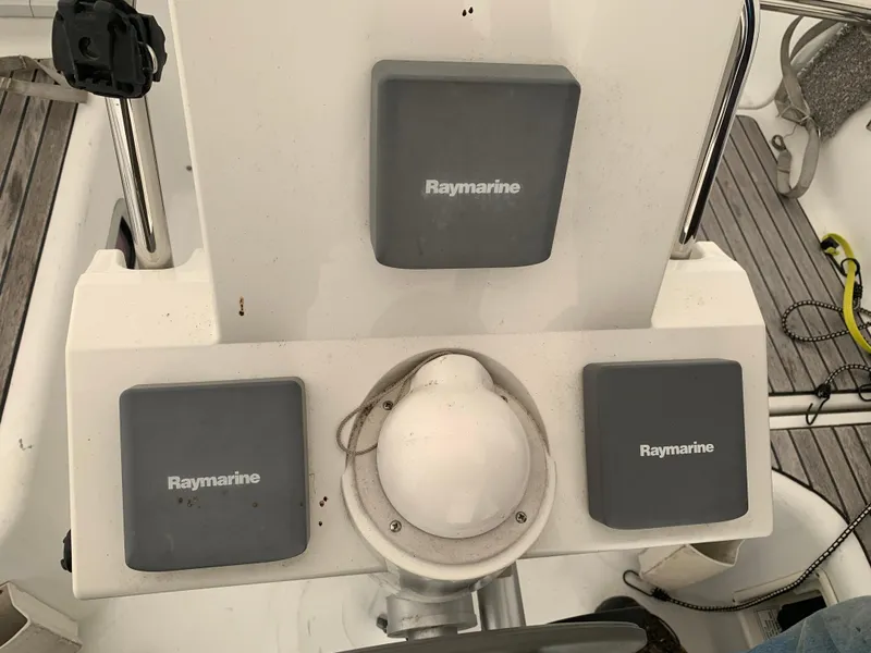 Slide: The Image of Beneteau Oceanis 31 cockpit with Raymarine navigation equipment, 2010 model. - 41