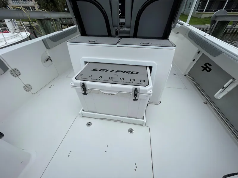Slide: The Image of Sea Pro 320 DLX Dealer Demo- Cockpit Storage - 15
