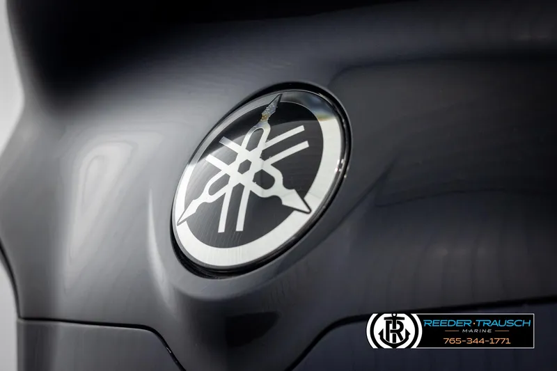 Slide: The Image of Close-up of Yamaha logo on 2014 SunCatcher Elite 324 boat. - 46