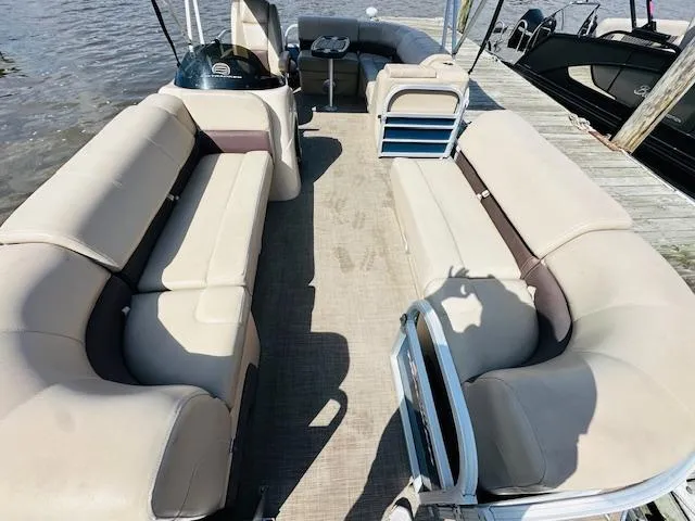 Slide: The Image of 2019 Sun Tracker Party Barge 20 DLX pontoon boat with spacious seating and modern design. - 13