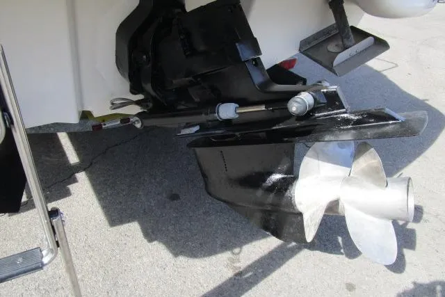 Slide: The Image of Propeller and stern drive of a 2004 Sea Ray 270 Sundeck boat. - 32