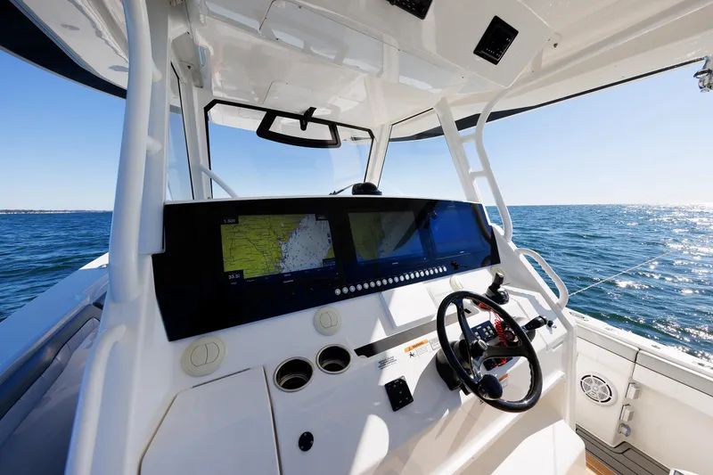 Slide: The Image of Regulator 41 NASTY HOOK II - Helm Electronics - 12