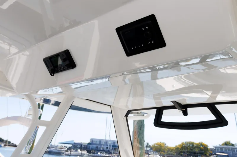 Slide: The Image of Regulator 41 NASTY HOOK II - Overhead Helm Electronics - 14