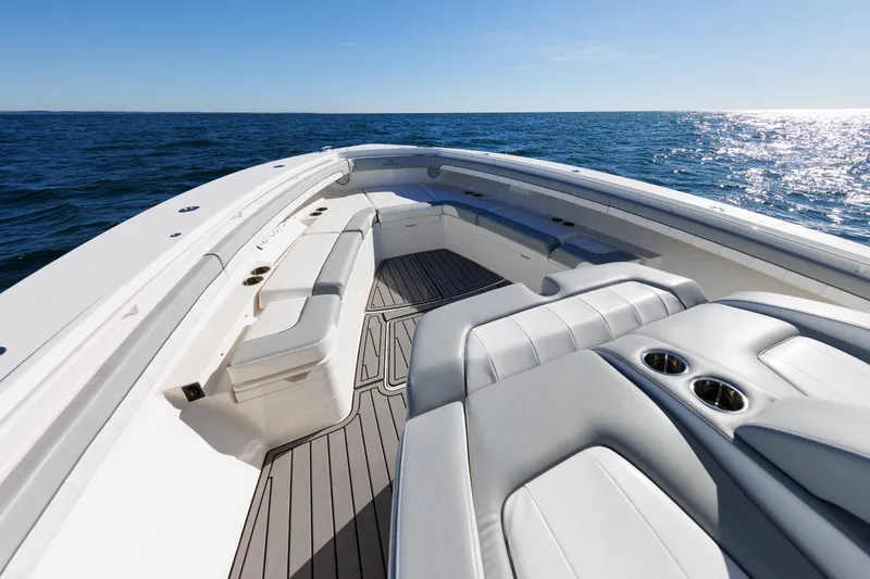 Slide: The Image of Regulator 41 NASTY HOOK II - Bow Seating - 21