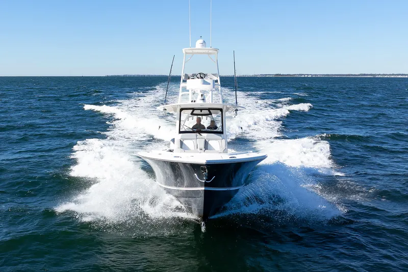 Slide: The Image of Regulator 41 NASTY HOOK II - Bow Profile Running Shot - 27