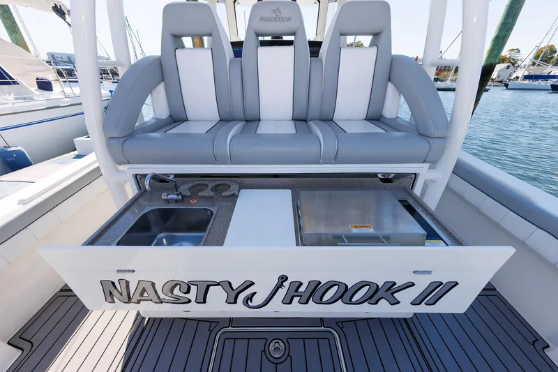 Slide: The Image of Regulator 41 NASTY HOOK II - Aft Seating & Pullout Sink - 4