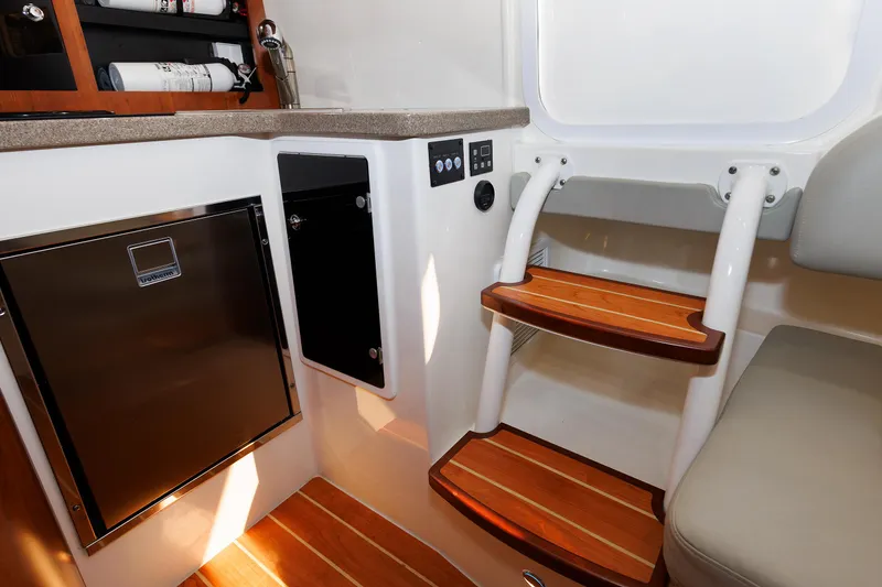 Slide: The Image of Regulator 41 NASTY HOOK II - Cabin Entrance Stairs - 8