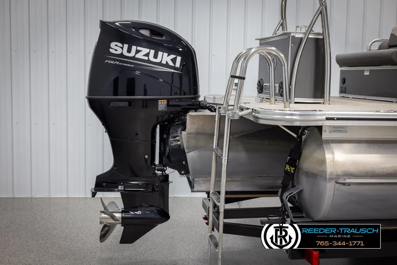 Slide: The Image of 2022 Avalon 2285 LSZ CRB pontoon boat with Suzuki outboard motor. - 43
