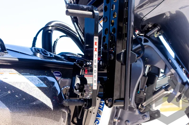Slide: The Image of 2025 Skeeter FXR 21 Limited boat engine extender detail. - 24
