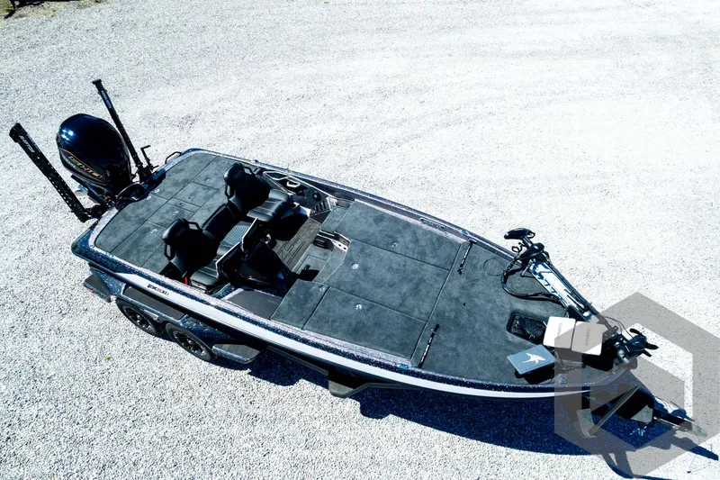 Slide: The Image of Skeeter FXR21 Limited 2025 - 70