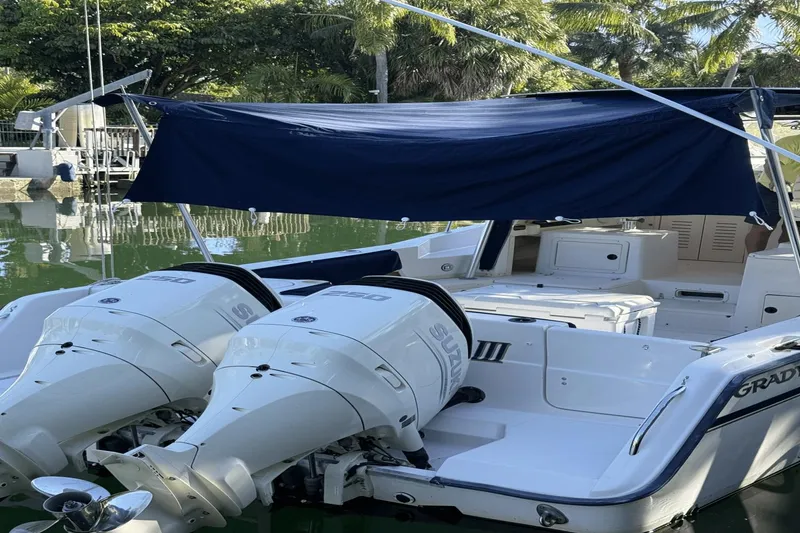 Slide: The Image of Grady-White Marlin 300 2001 - 7