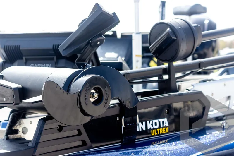 Slide: The Image of 2023 Skeeter ZXR 20 boat with Minn Kota Ultrex trolling motor and Garmin electronics. - 16