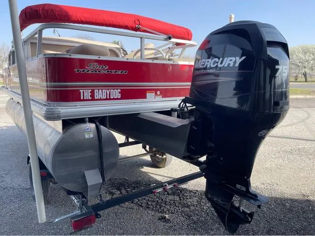 Slide: The Image of 2014 Sun Tracker BASS BUGY pontoon boat with Mercury 75 engine, red canopy. - 5