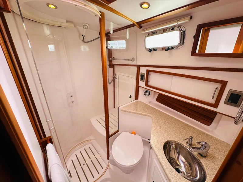 Slide: The Image of Sabre 40 Sedan 2011 - 64