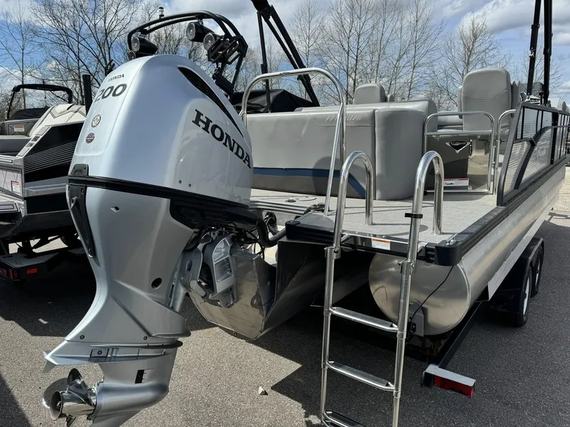 Slide: The Image of Manitou 23 Oasis SL SHP 575 2022 - 19