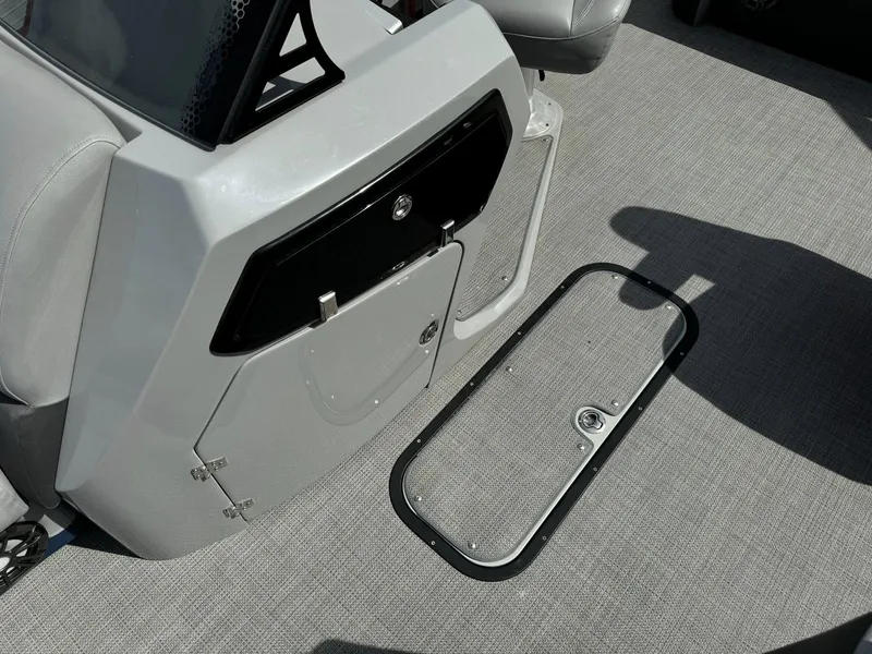 Slide: The Image of Manitou 23 Oasis SL SHP 575 2022 - 29