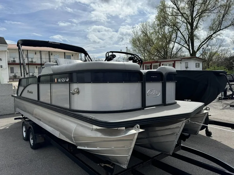 Slide: The Image of Manitou 23 Oasis SL SHP 575 2022 - 6