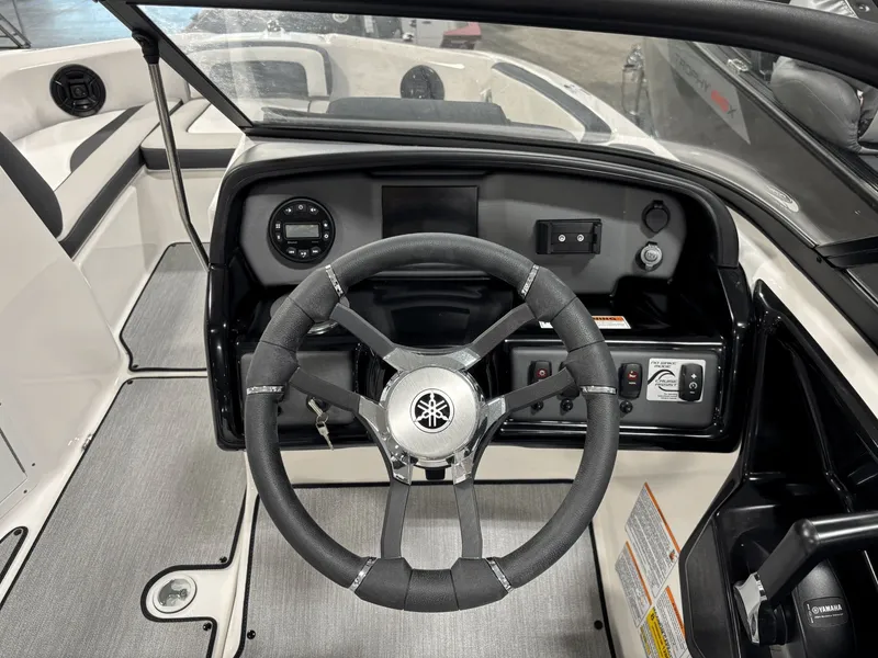 Slide: The Image of Yamaha SX195 2025 - 13