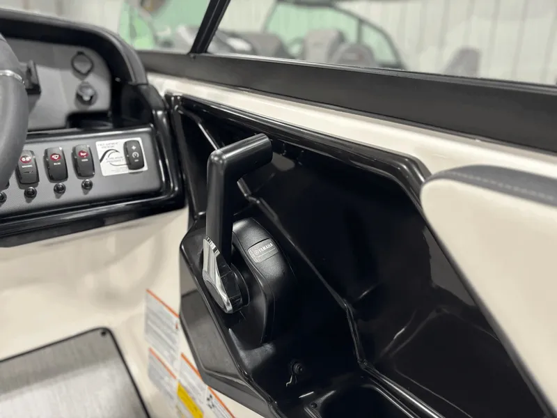 Slide: The Image of Yamaha SX195 2025 - 15