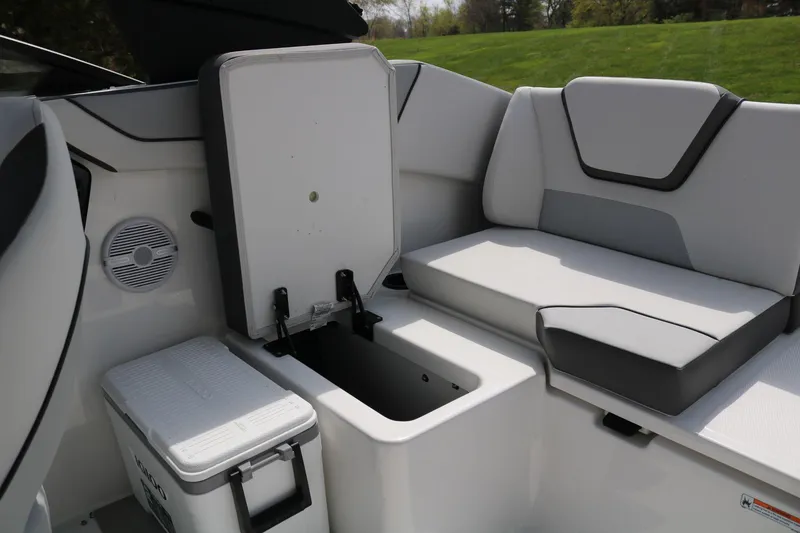 Slide: The Image of Yamaha AR220 2025 - 16