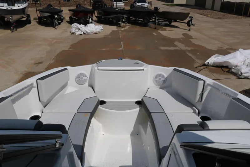 Slide: The Image of Yamaha AR220 2025 - 6