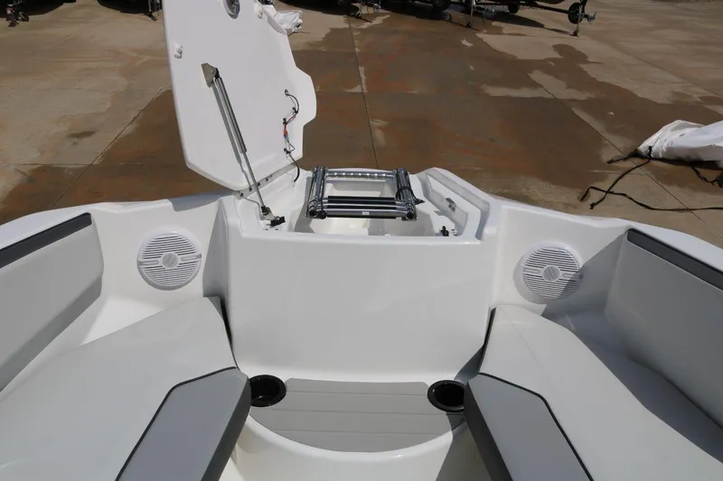 Slide: The Image of Yamaha AR220 2025 - 7