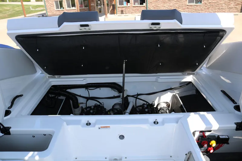 Slide: The Image of Yamaha AR220 2025 - 16