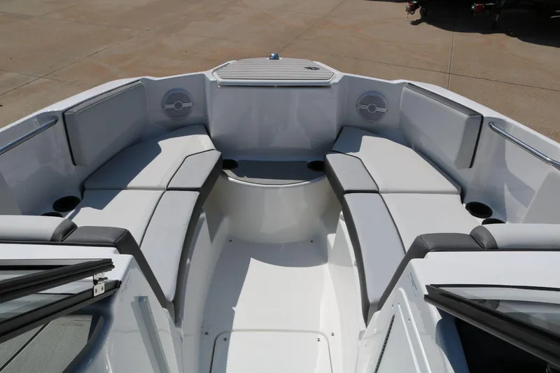 Slide: The Image of Yamaha AR220 2025 - 8