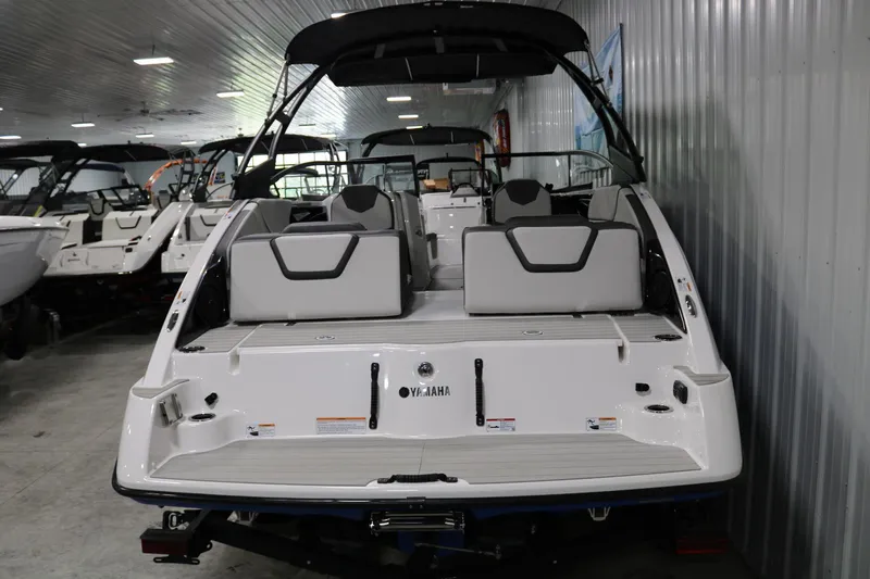 Slide: The Image of Yamaha AR250 2025 - 3