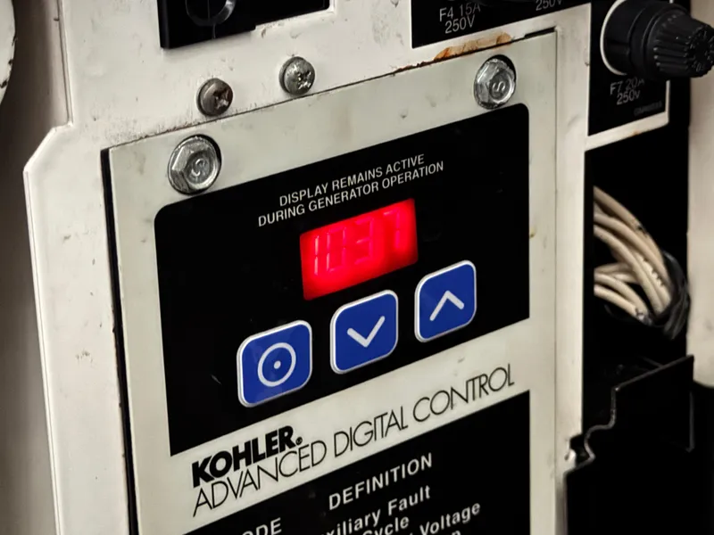 Slide: The Image of Kohler advanced digital control panel on 2006 Regal Commodore 3560 IO boat. - 37
