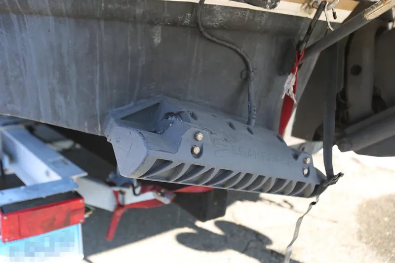 Slide: The Image of 2005 Chaparral 236 Sunesta boat with SeaKeeper, trailer detail view. - 36