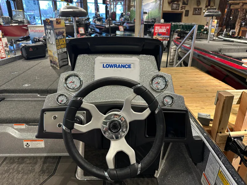 Slide: The Image of Steering console of 2025 Nitro Z21 XL boat with Lowrance electronics display. - 5