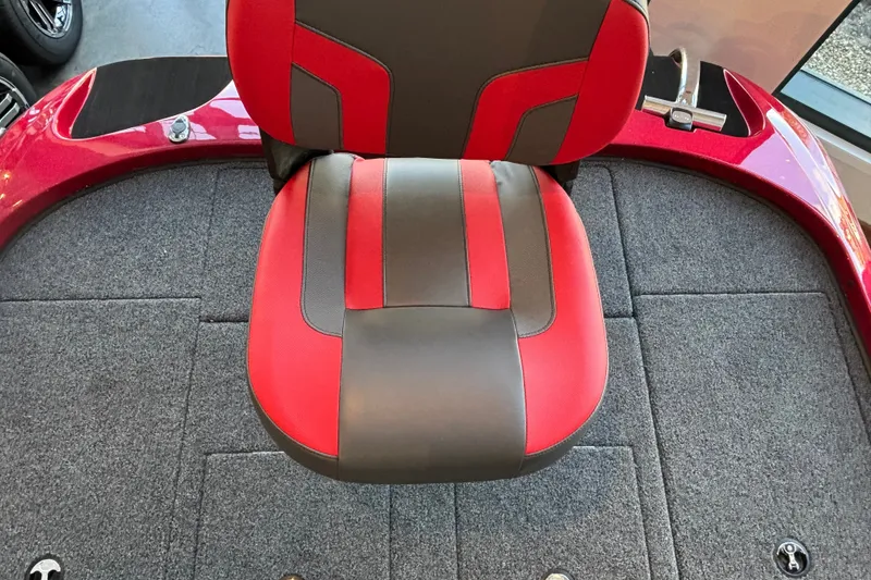 Slide: The Image of Red and gray seat on 2025 Nitro Z19 boat deck. - 3