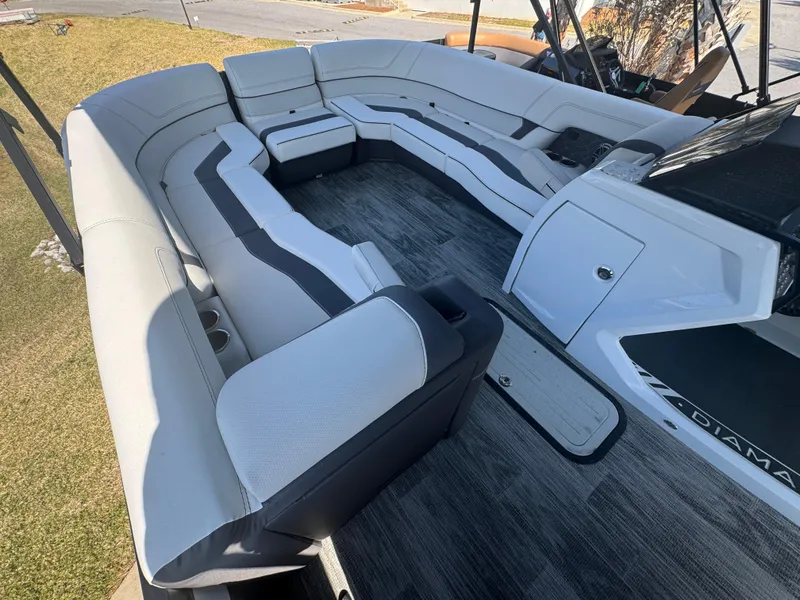 Slide: The Image of Luxurious seating on 2025 Viaggio Diamante Q boat, featuring sleek design and spacious layout. - 4