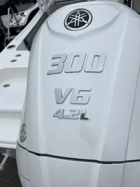 Slide: The Image of Yamaha 300 V6 4.2L outboard engine on 2025 Sea Pro 240 Dual Console boat. - 32