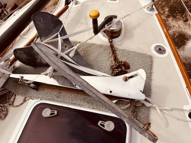 Slide: The Image of Deck of 2006 Robert Perry Far Harbour 39 with anchor and chain. - 6