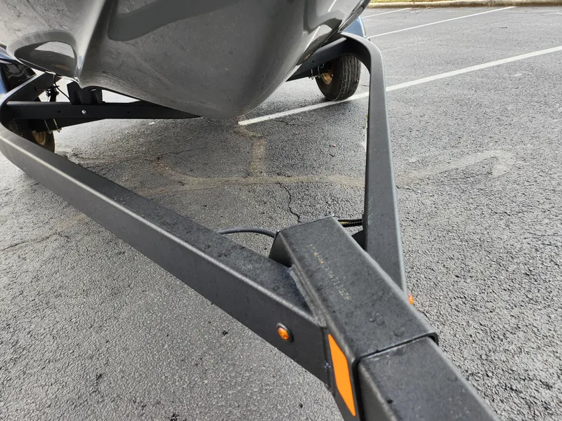 Slide: The Image of 2017 Yamaha Boats AR190 on trailer in parking lot. - 7