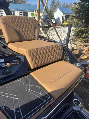 Slide: The Image of Tigé 22RZX 2025 - 11