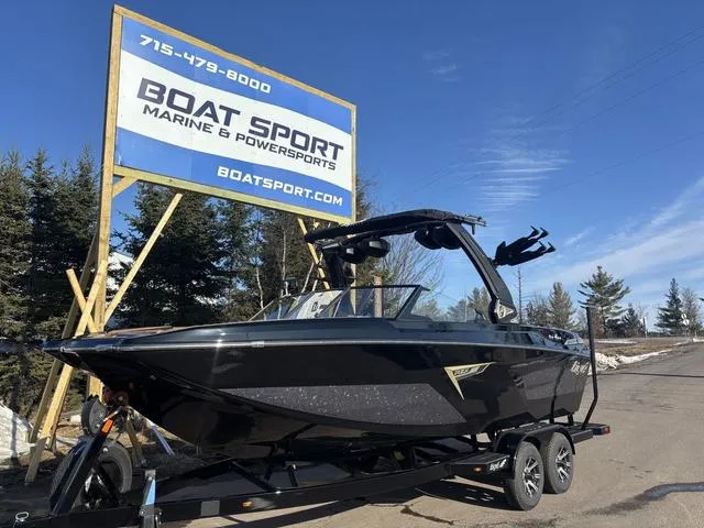 Slide: The Image of Tigé 22RZX 2025 - 2