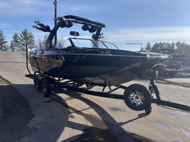 Slide: The Image of Tigé 22RZX 2025 - 4