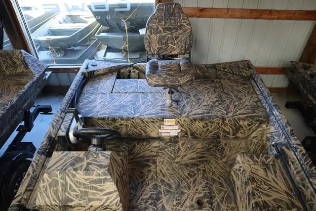 Slide: The Image of Lowe Roughneck 1660 Value Console 2024 - 2