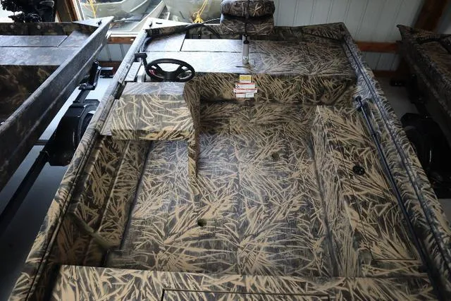 Slide: The Image of Lowe Roughneck 1660 Value Console 2024 - 3