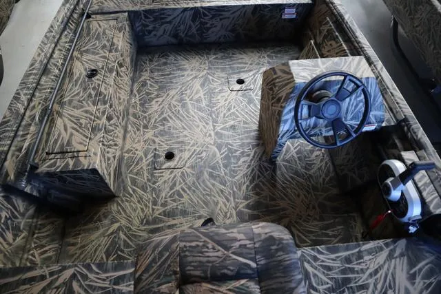 Slide: The Image of Lowe Roughneck 1660 Value Console 2024 - 5