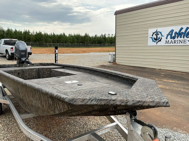 Slide: The Image of 2025 Xpress HD Series HD16DB boat on trailer at Ashley Marine. - 5