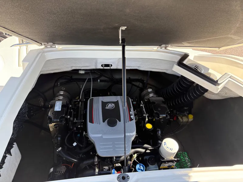 Slide: The Image of Larson LX205 2015 - 11