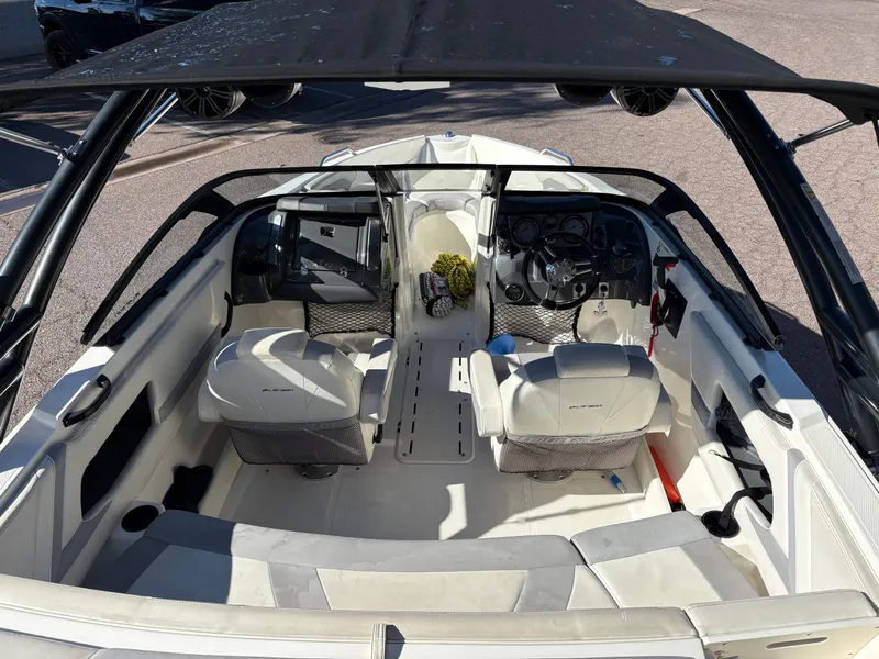 Slide: The Image of Larson LX205 2015 - 4