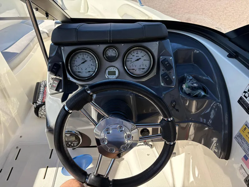 Slide: The Image of Larson LX205 2015 - 8