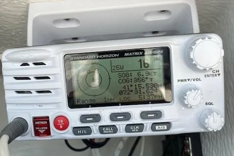 Slide: The Image of Standard Horizon Matrix AIS/GPS radio on 2018 Robalo R200 Center Console boat. - 39