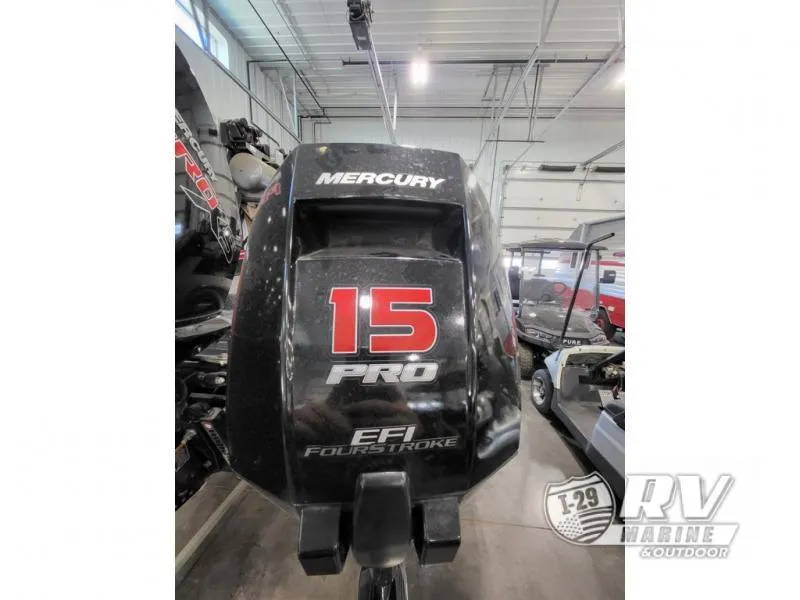 Slide: The Image of Mercury 15 Pro EFI FourStroke outboard motor in a showroom, Nitro ZV20, 2022 model. - 5