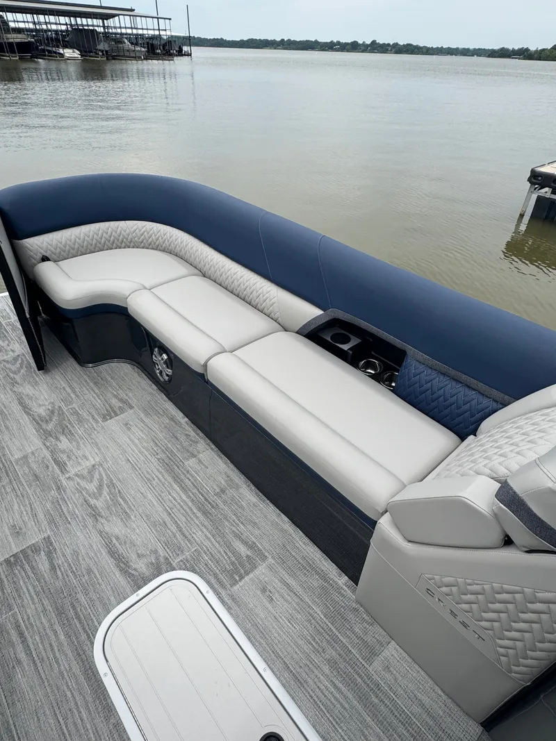 Slide: The Image of Crest Caribbean 250 SLS 2025 - 8